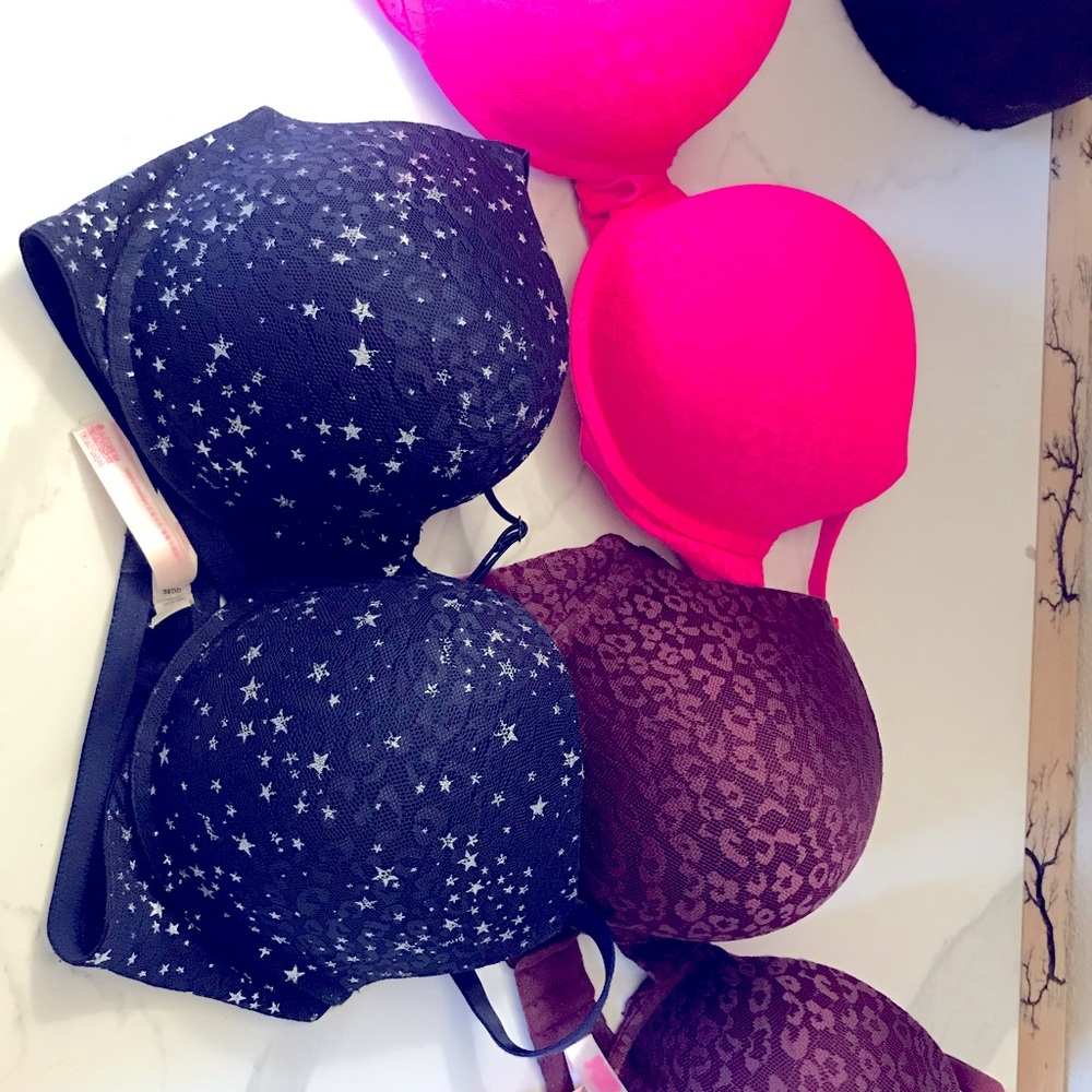 Lace detail VS Pink bras